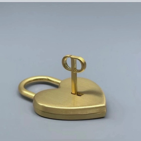 New in Box Authentic Christian Dior Heart Lock and Key - Picture 3 of 5